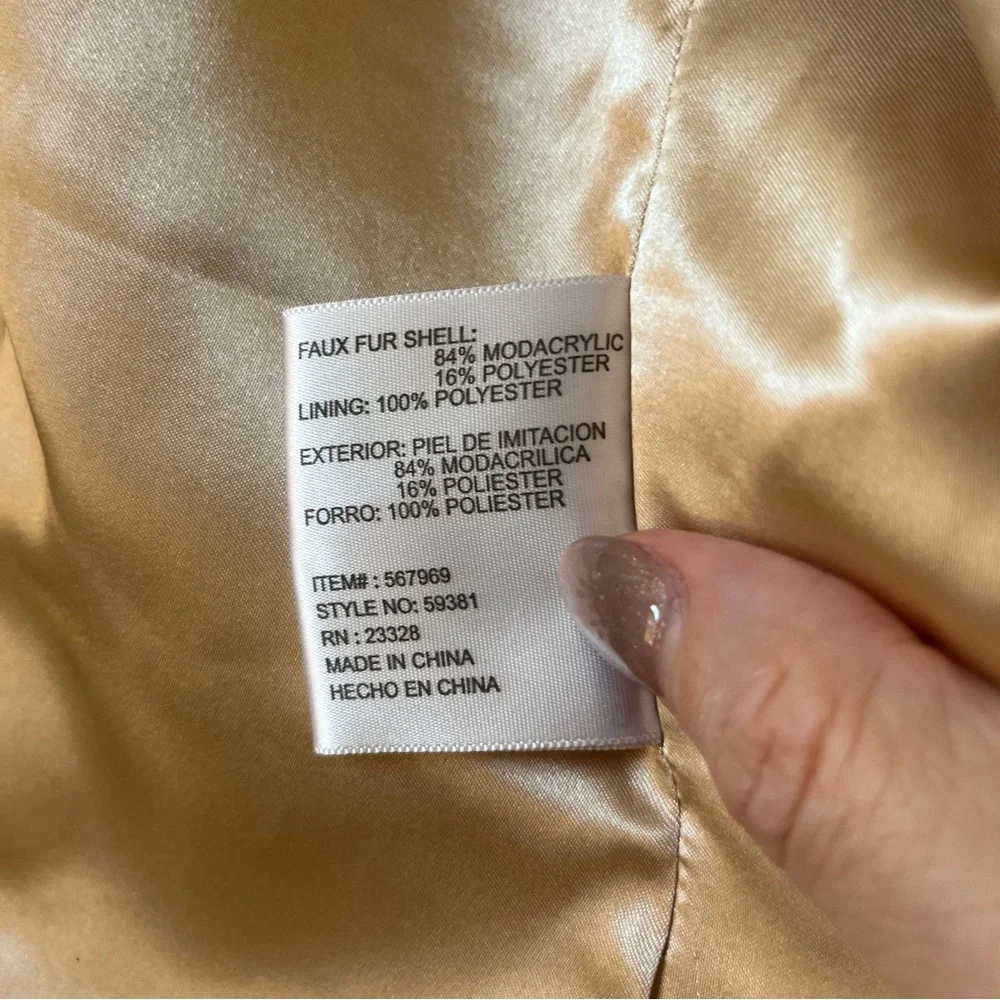Kristen Blake Faux Fur Cream Vest, size large, like new condition - Picture 8 of 9